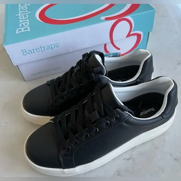 New Baretraps Nishelle Sneakers with Rebound Technology - Picture 2 of 11